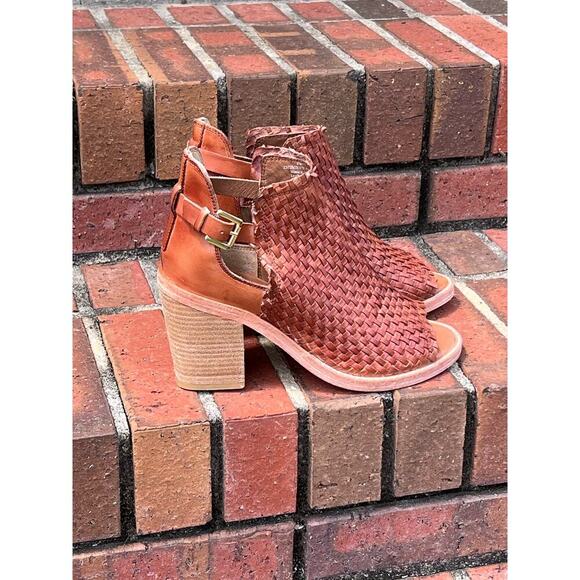 Womens Leather woven weave Diba True Zest Open Round Toe Sandals 8โฆNot For Sale - Picture 3 of 12